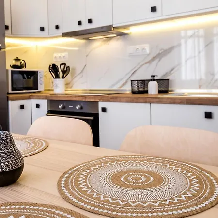 Kiki's Cozy * Skála Sotíros