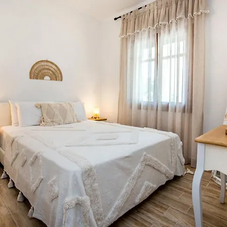 Kiki's Cozy * Skála Sotíros